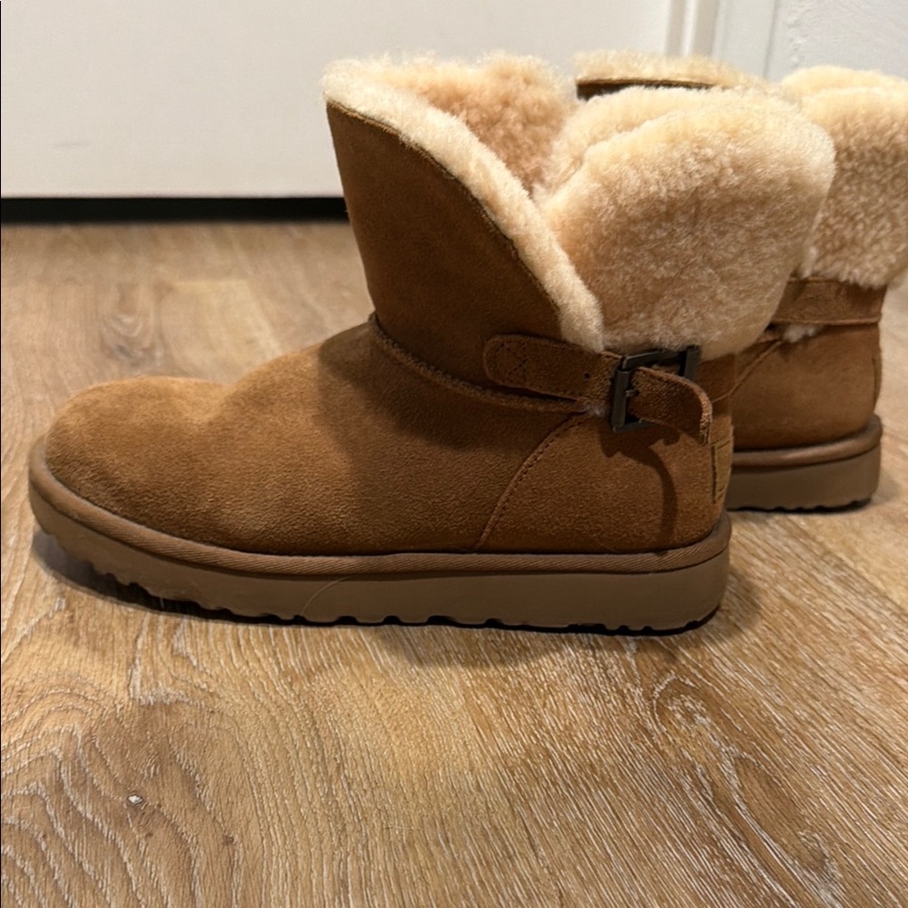 Ugg boots - Women’s 7 - Picture 10 of 10